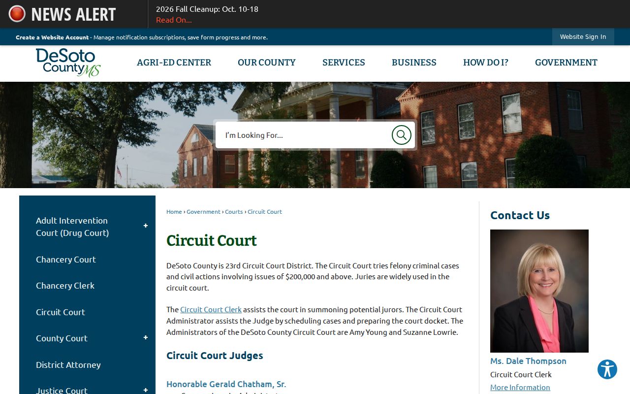 DeSoto County Circuit Court page showing felony jurisdiction and clerk contact for bench warrant records