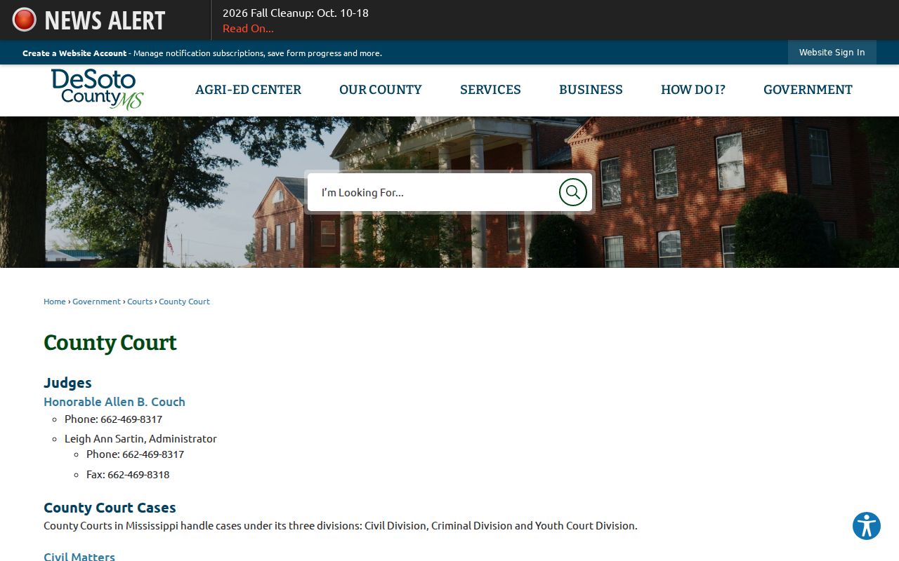 DeSoto County Court page showing criminal and youth divisions relevant to arrest warrant records
